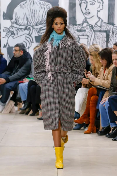 Look 7